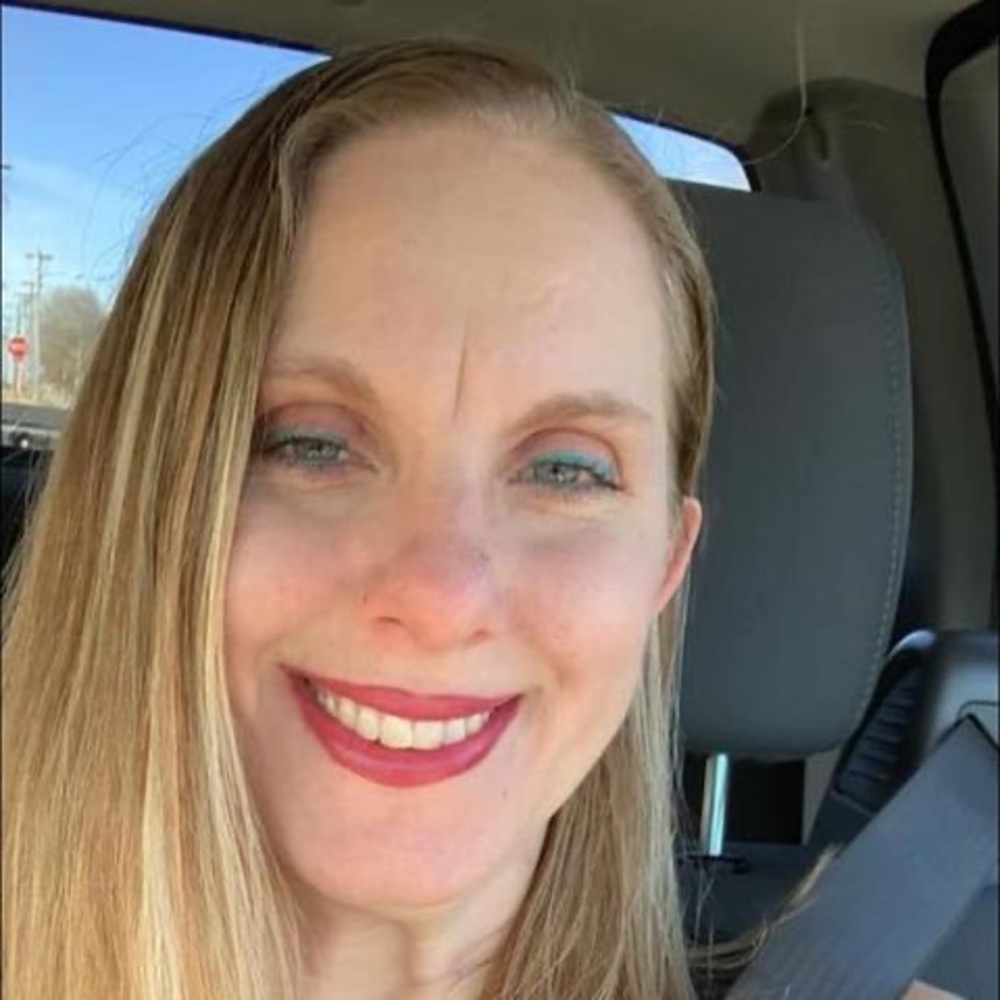 Meet your Posher, Cortney